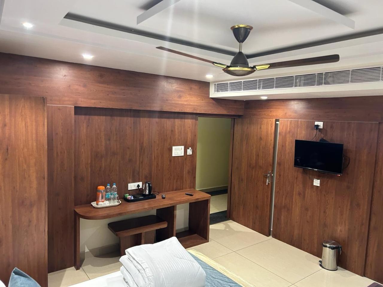 Hotel Omkareshwar Inn Deoghar Esterno foto