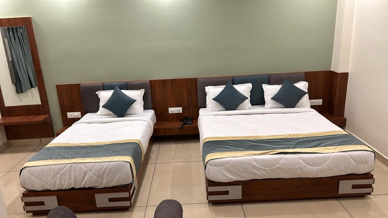 Hotel Omkareshwar Inn Deoghar Esterno foto