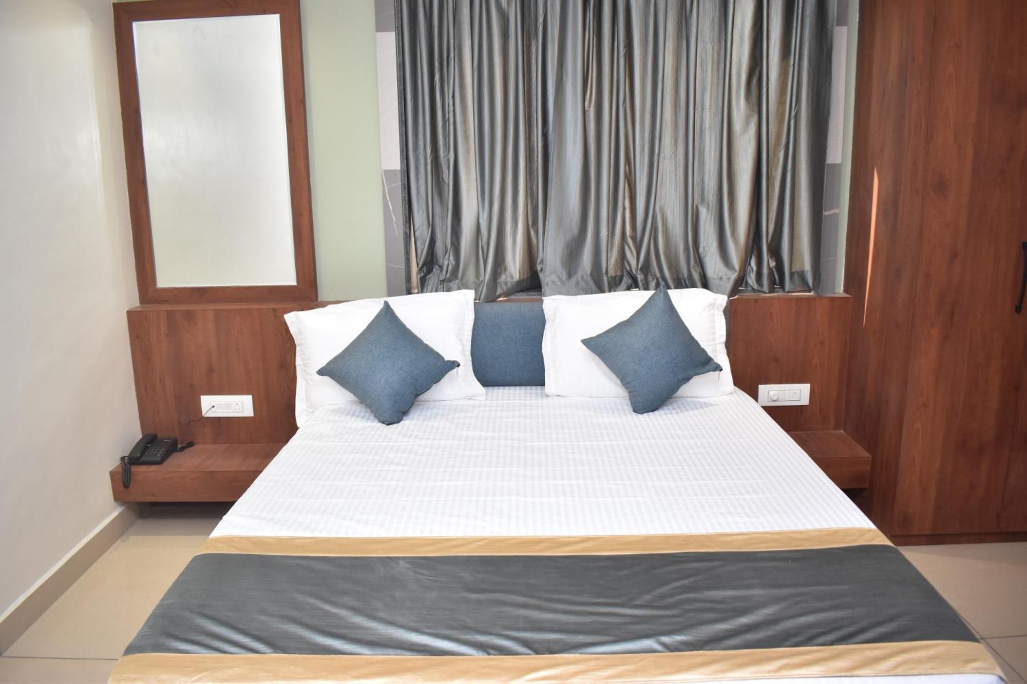 Hotel Omkareshwar Inn Deoghar Esterno foto