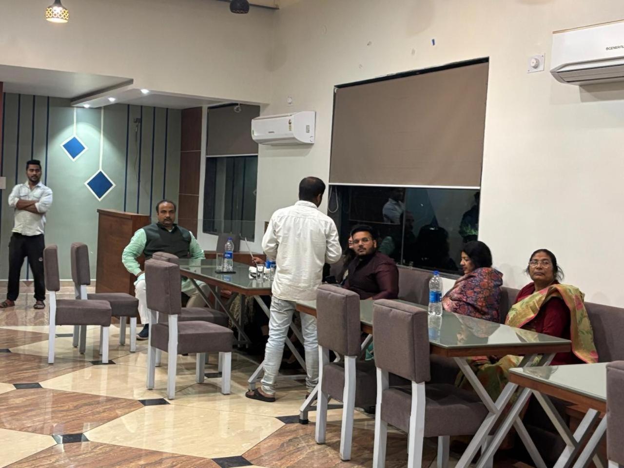 Hotel Omkareshwar Inn Deoghar Esterno foto